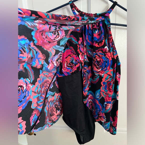 Magicsuit Aubrey floral print size 8 - Picture 8 of 13